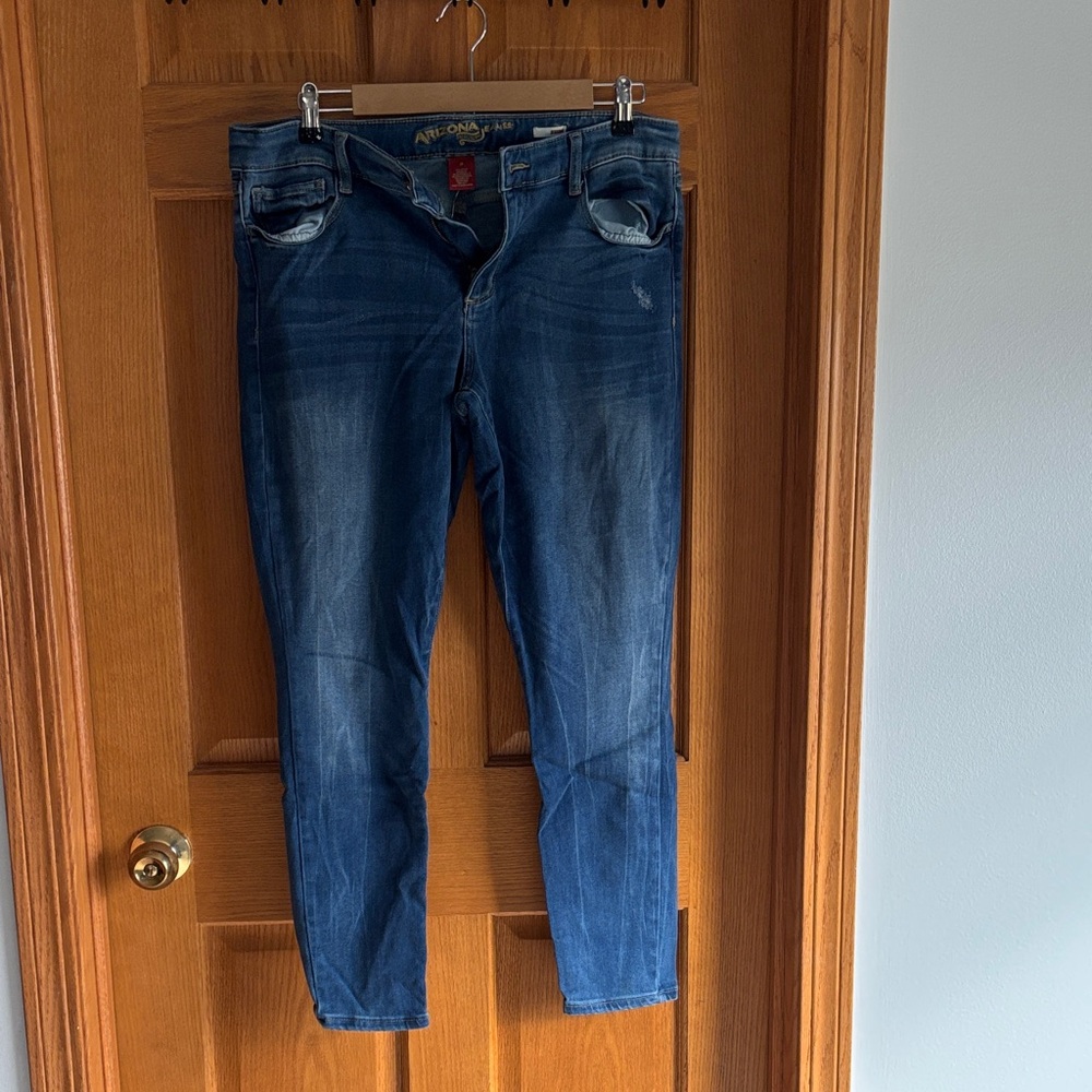 Arizona Jean Company Women's Blue Skinny Jeans